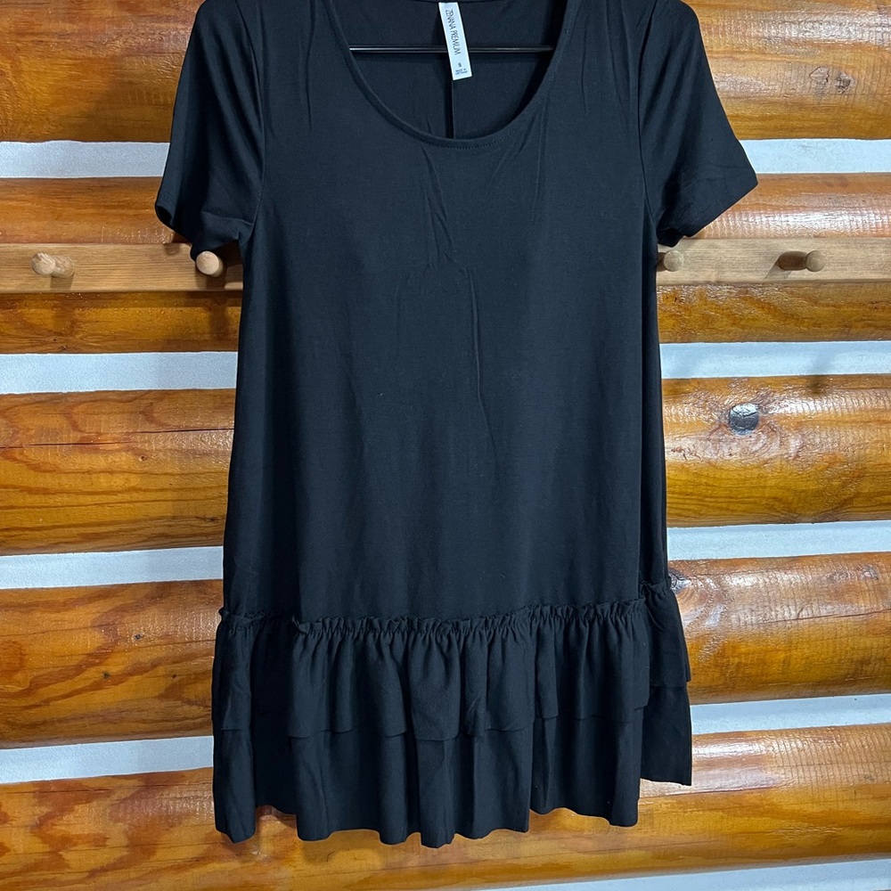 Zenana Premium Black Ruffle Hem Women's Top Small